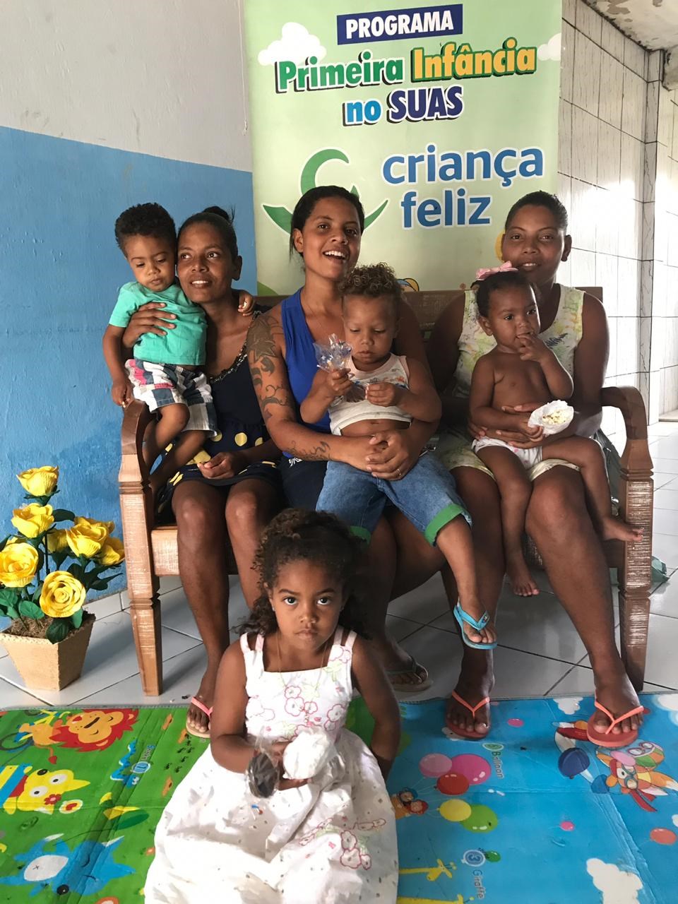 Camacã: Famílias do Projeto Criança Feliz se reúnem em café da manhã em Leoventura